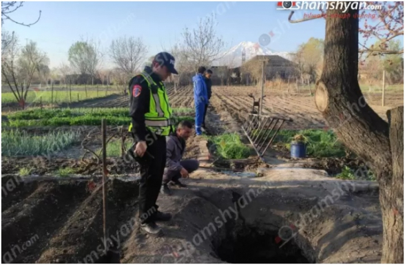 Սիս բնակավայրում փրկարարները տան հողամասում փորված փոսից դուրս են բերել 50-ամյա տղամարդու մարմին